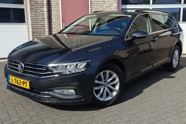 Volkswagen Passat (2019) thumbnail 1