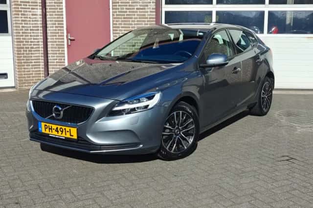 Volvo V40 (2017) thumbnail 1