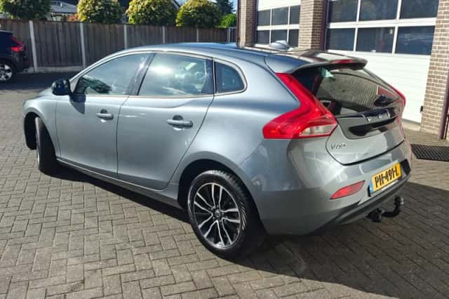 Volvo V40 (2017) thumbnail 3