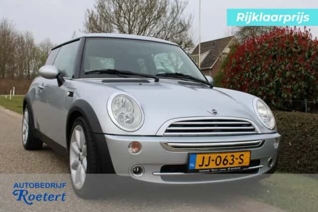 MINI Cooper (2005) thumbnail 1