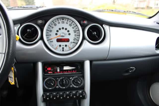 MINI Cooper (2005) thumbnail 6