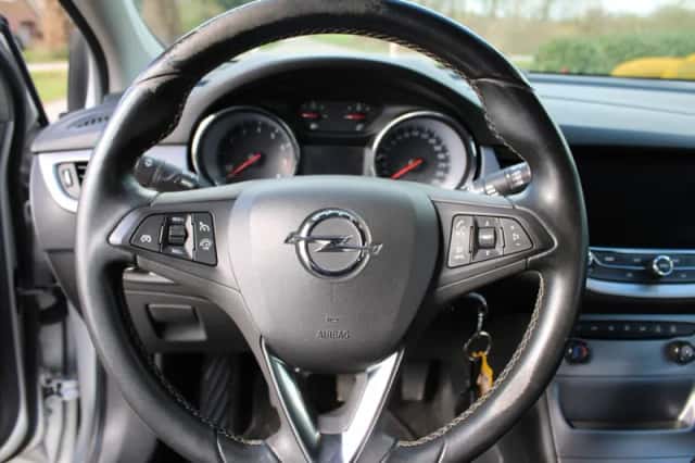 Opel Astra (2017) thumbnail 4