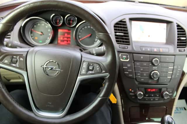 Opel Insignia (2012) thumbnail 5