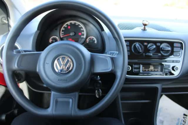 Volkswagen Up! (2013) thumbnail 5