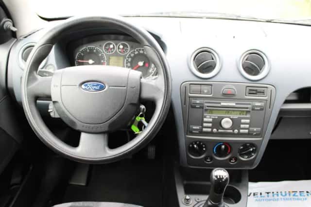 Ford Fusion (2011) thumbnail 5