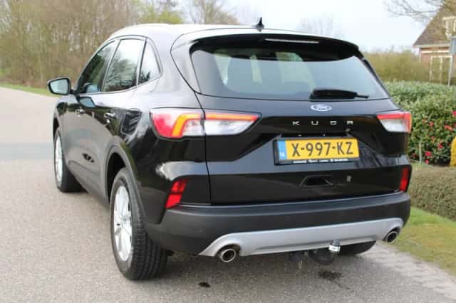 Ford Kuga (2021) thumbnail 2