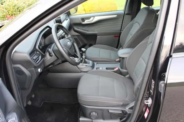 Ford Kuga (2021) thumbnail 6