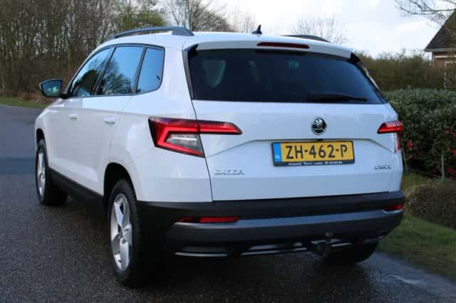 Škoda Karoq (2019) thumbnail 2