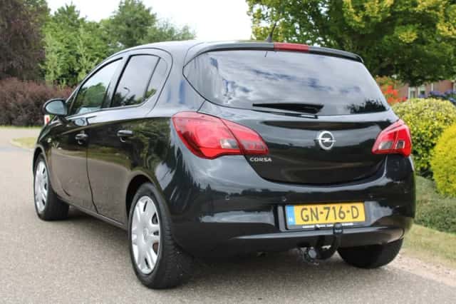 Opel Corsa (2015) thumbnail 2