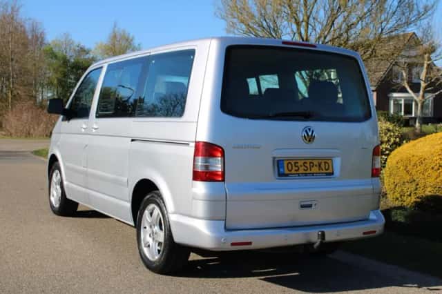 Volkswagen Multivan (2006) thumbnail 2