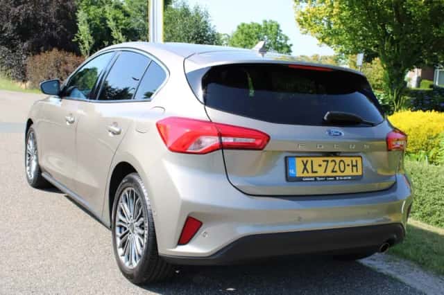 Ford Focus (2019) thumbnail 2