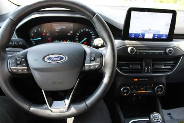 Ford Focus (2019) thumbnail 4