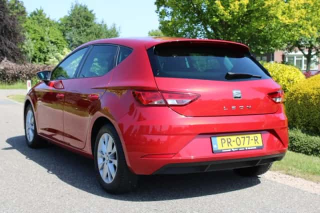 SEAT Leon (2017) thumbnail 2