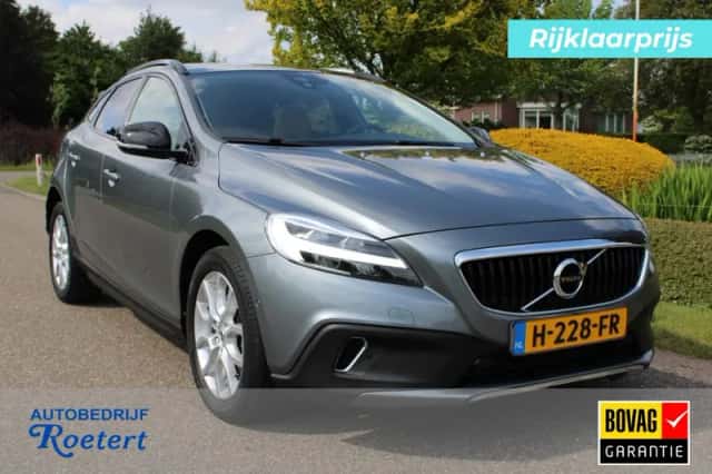 Volvo V40 Cross Country (2020) thumbnail 1