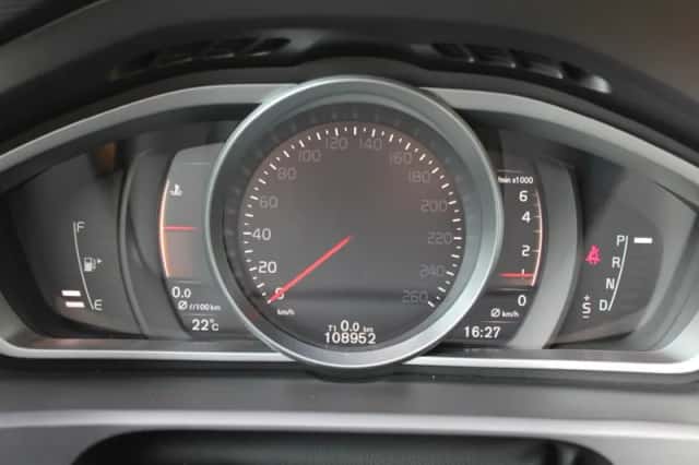 Volvo V40 Cross Country (2020) thumbnail 4