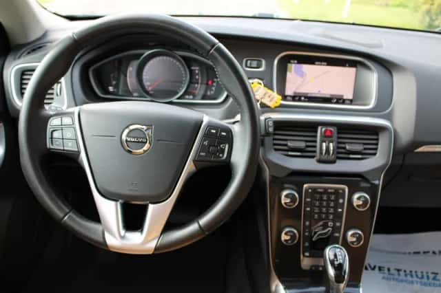 Volvo V40 Cross Country (2020) thumbnail 6
