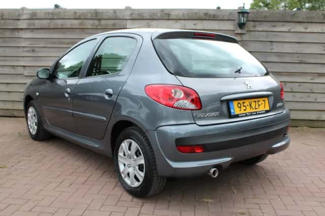 Peugeot 206 (2010) thumbnail 2