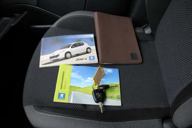 Peugeot 206 (2010) thumbnail 4