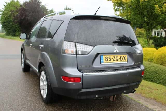 Mitsubishi Outlander (2008) thumbnail 2