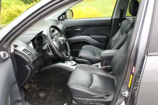 Mitsubishi Outlander (2008) thumbnail 4