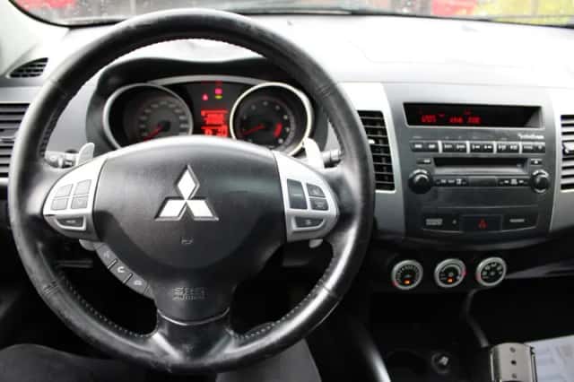 Mitsubishi Outlander (2008) thumbnail 6