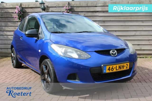 Mazda 2 (2010) thumbnail 1