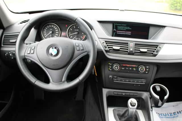 BMW X1 (2010) thumbnail 6