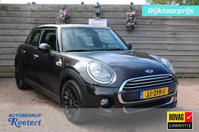 MINI Cooper (2016) thumbnail 1