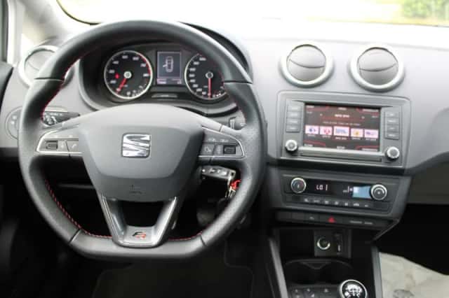 SEAT Ibiza (2017) thumbnail 6