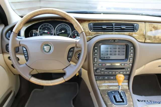 Jaguar S-Type (2005) thumbnail 6