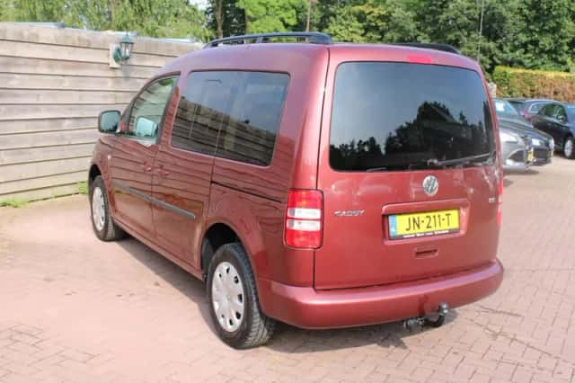 Volkswagen Caddy (2011) thumbnail 2