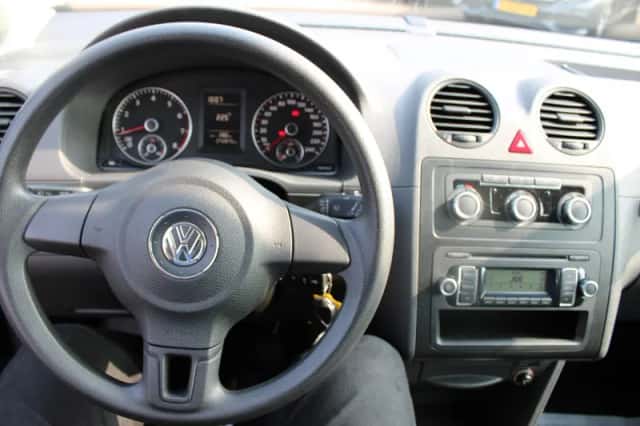 Volkswagen Caddy (2011) thumbnail 5