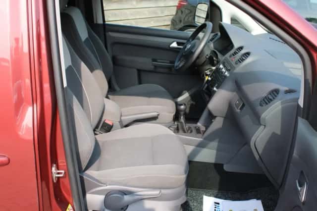 Volkswagen Caddy (2011) thumbnail 6