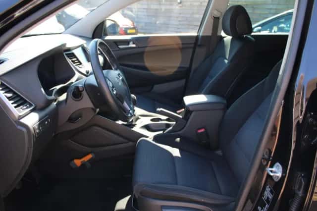 Hyundai Tucson (2015) thumbnail 5