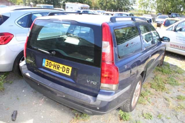 Volvo V70 (2001) thumbnail 2