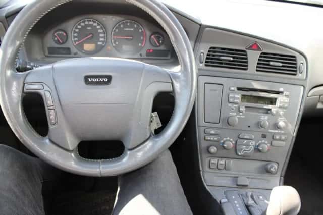Volvo V70 (2001) thumbnail 4