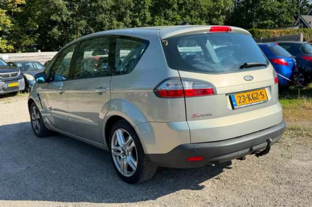 Ford S-Max (2009) thumbnail 4