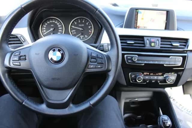 BMW X1 (2016) thumbnail 6