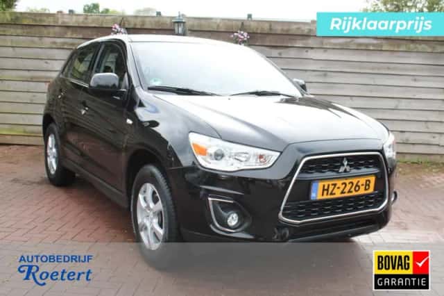 Mitsubishi ASX (2016) thumbnail 1