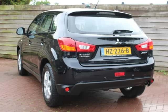 Mitsubishi ASX (2016) thumbnail 2