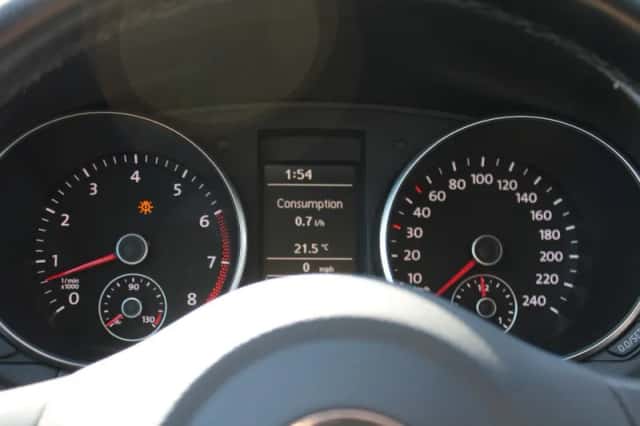 Volkswagen Golf (2010) thumbnail 5
