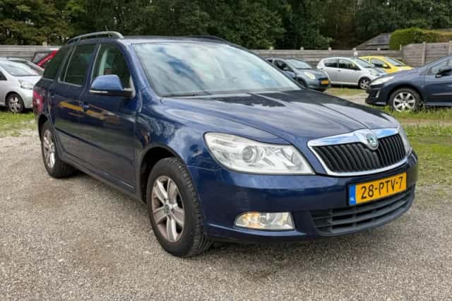 Škoda Octavia (2011) thumbnail 2