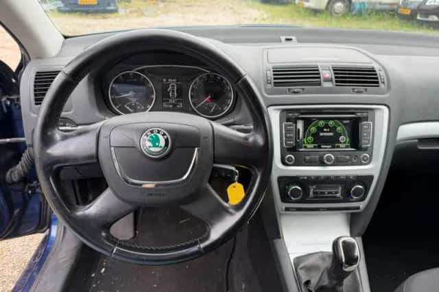 Škoda Octavia (2011) thumbnail 6