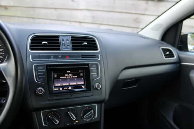Volkswagen Polo (2016) thumbnail 6