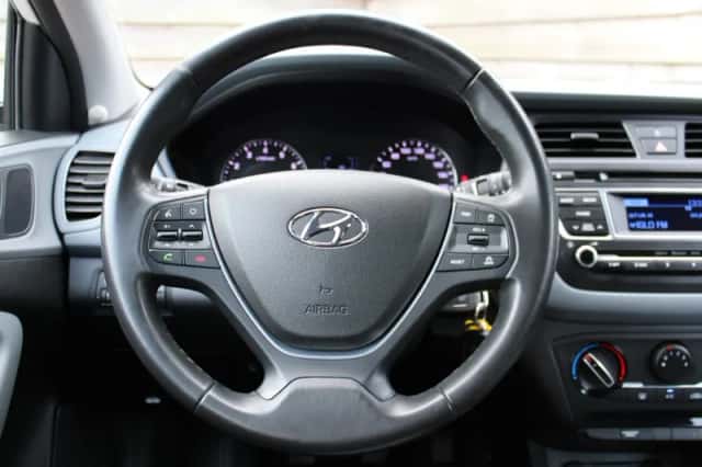 Hyundai i20 (2015) thumbnail 5