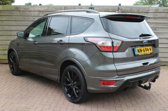 Ford Kuga (2017) thumbnail 2
