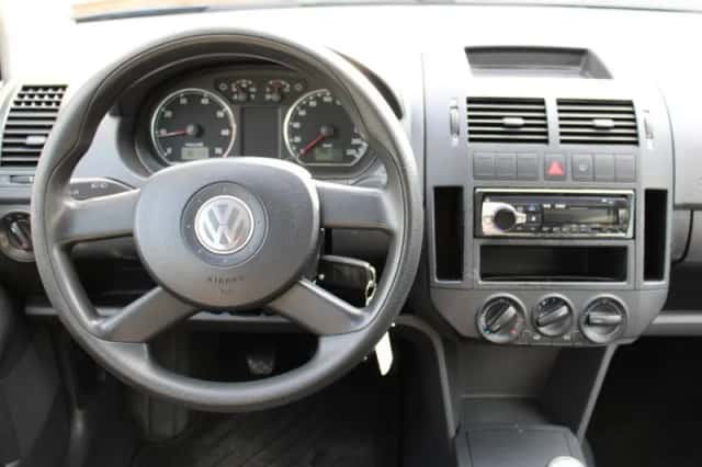 Volkswagen Polo (2005) thumbnail 5