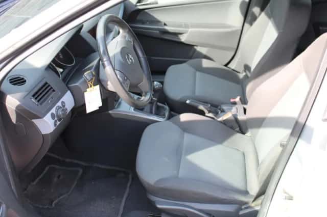Opel Astra (2006) thumbnail 6