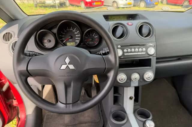 Mitsubishi Colt (2008) thumbnail 6