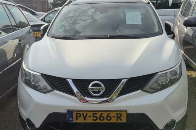 Nissan Qashqai (2017) thumbnail 3